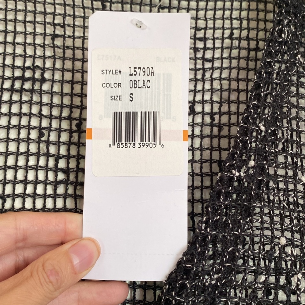 NWT Nina Leonard black loose knit open weave cardigan with oversize buttons - Picture 5 of 8